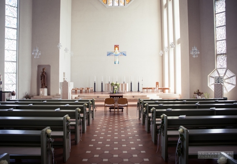 Die Kirche - noch ohne Hochzeitsgesellschaft.