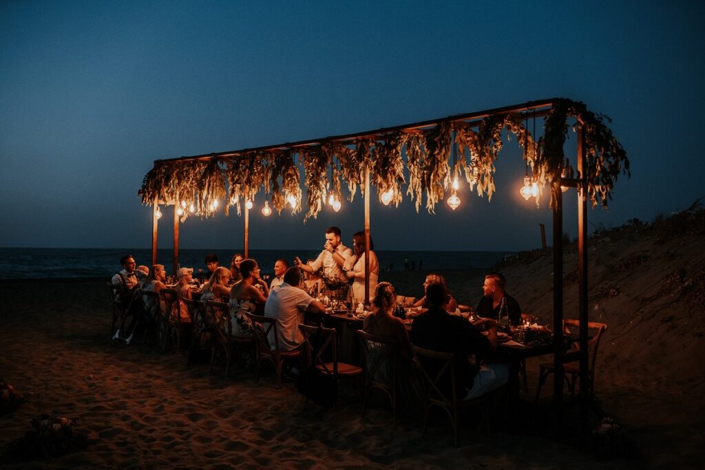 Hochzeitsdinner am Strand