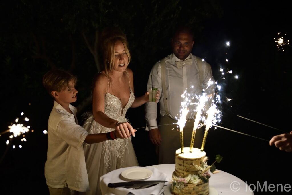 Wedding Cake Sparklers Photographer Fotograf Crete Kreta